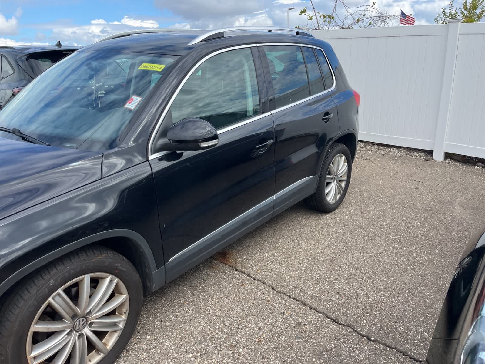 Thumbnail: 2013 Volkswagen Tiguan - 6