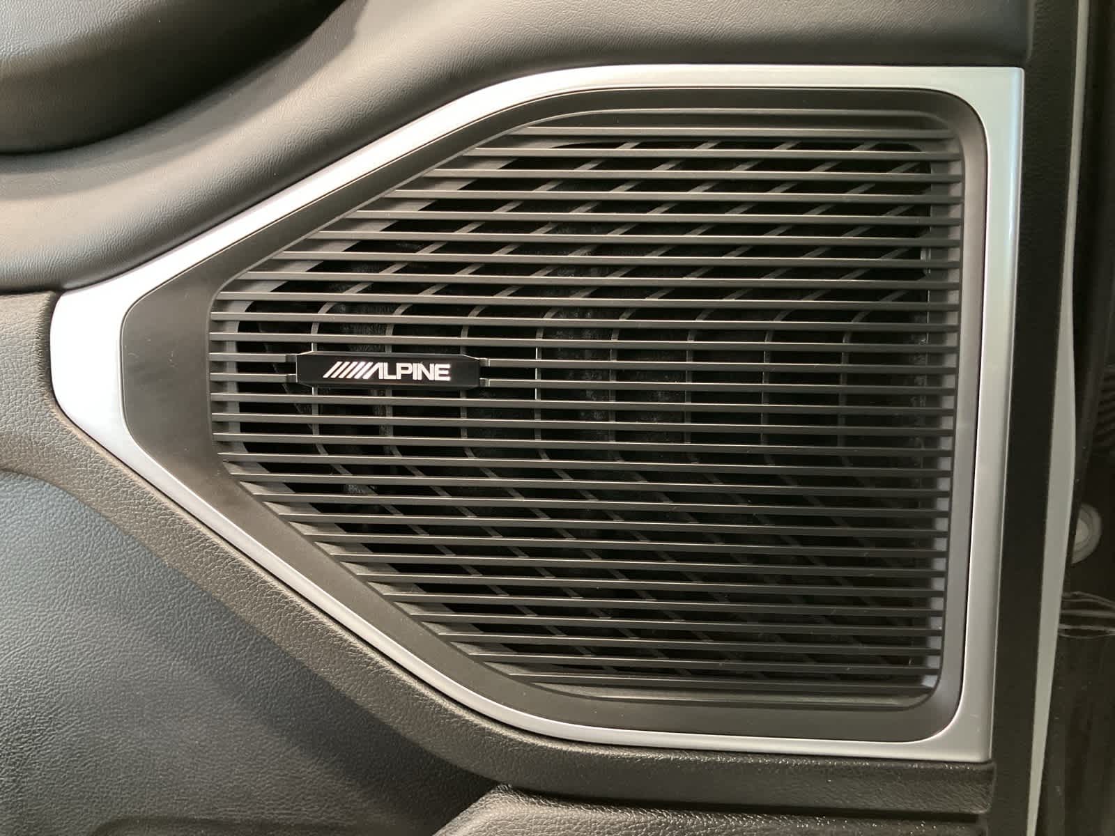 Thumbnail: 2022 Jeep Wagoneer - 14