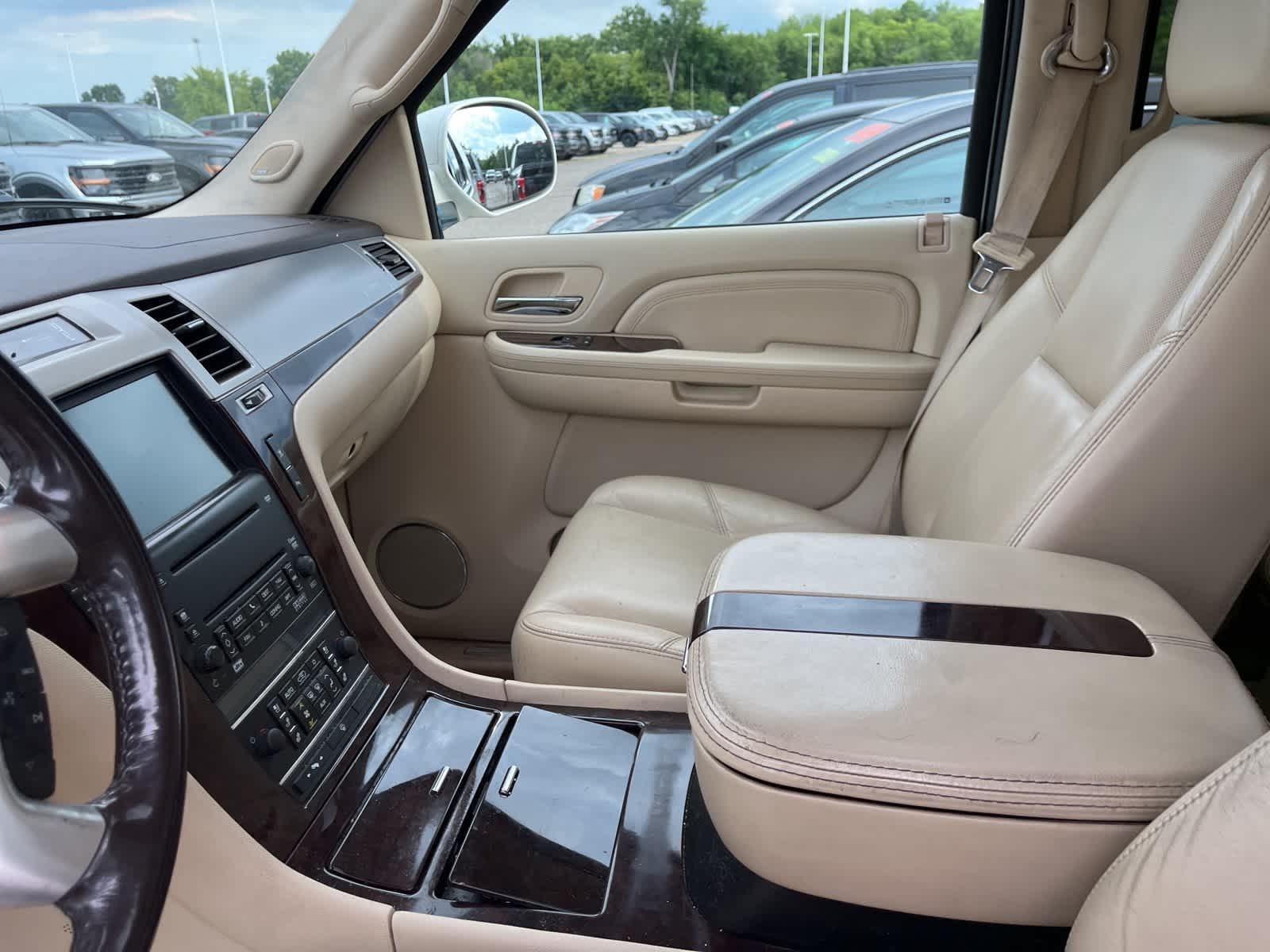 Thumbnail: 2008 Cadillac Escalade - 26