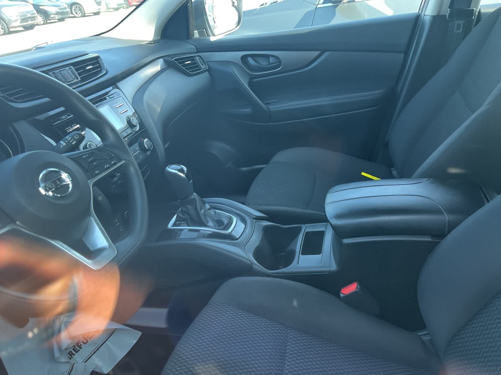 Thumbnail: 2017 Nissan Rogue Sport - 25