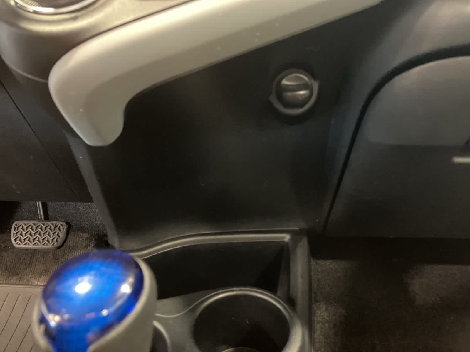 Thumbnail: 2012 Toyota Prius c - 17