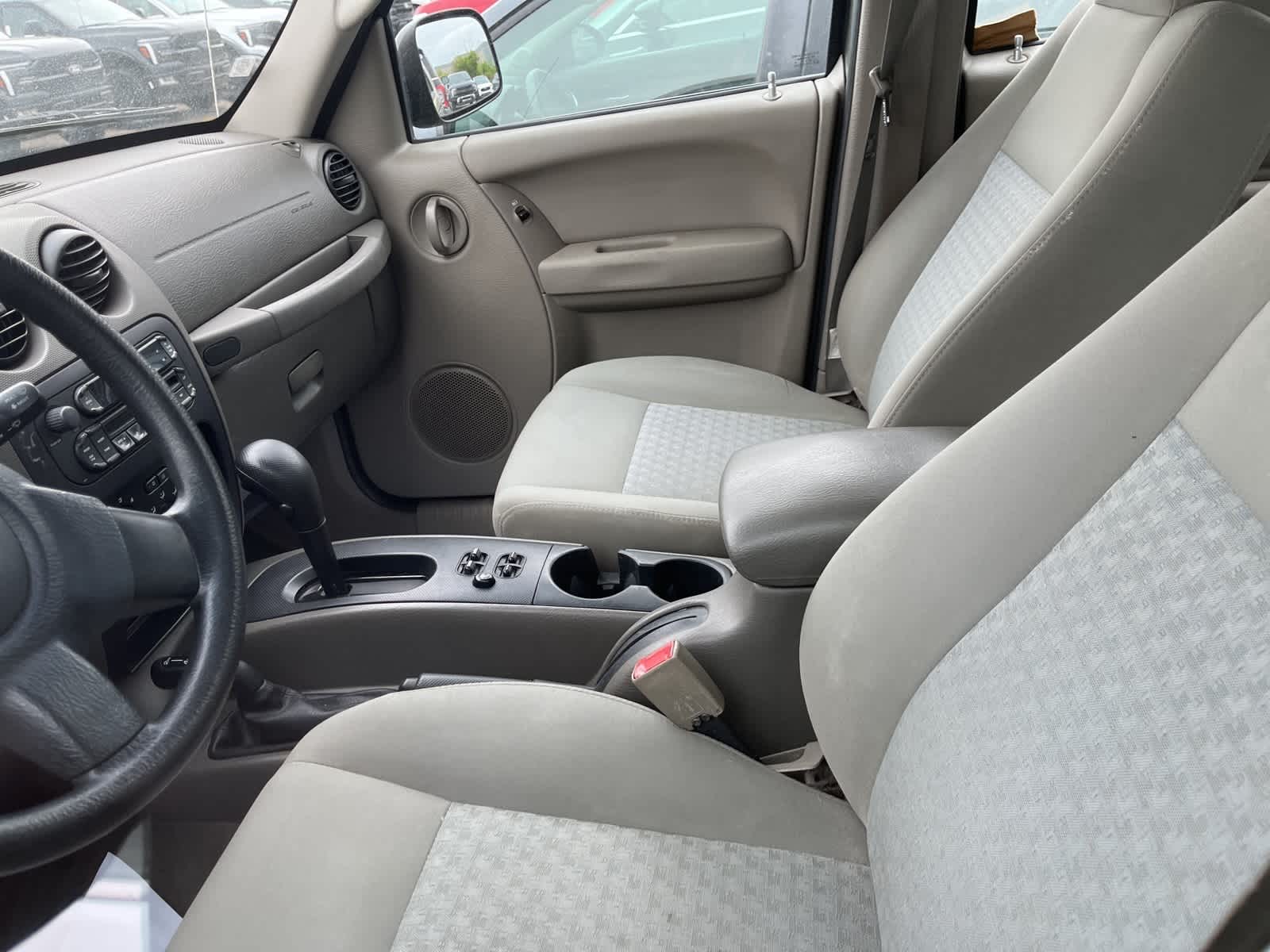 Thumbnail: 2005 Jeep Liberty - 24