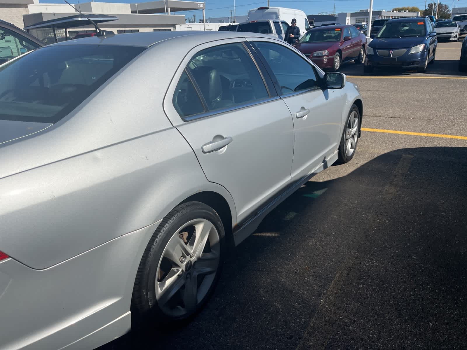 Thumbnail: 2010 Ford Fusion - 16