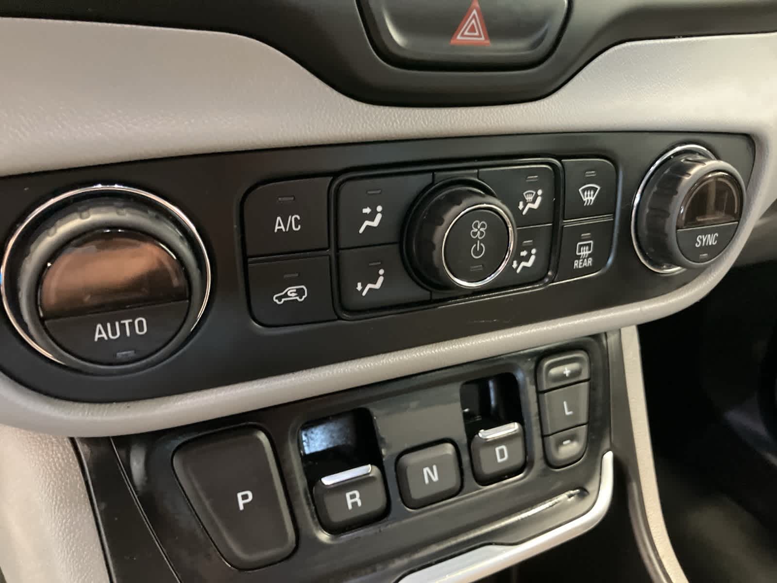 Thumbnail: 2019 GMC Terrain - 17