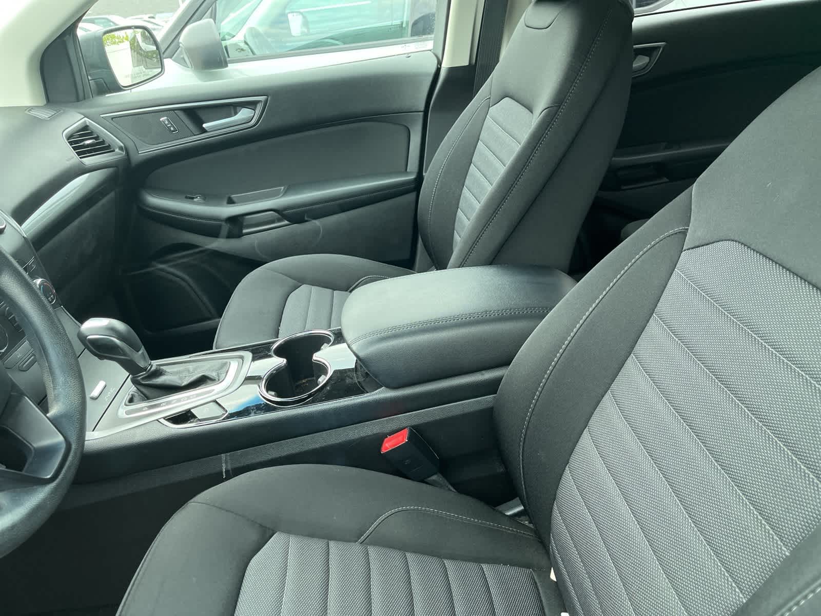 Thumbnail: 2016 Ford Edge - 21