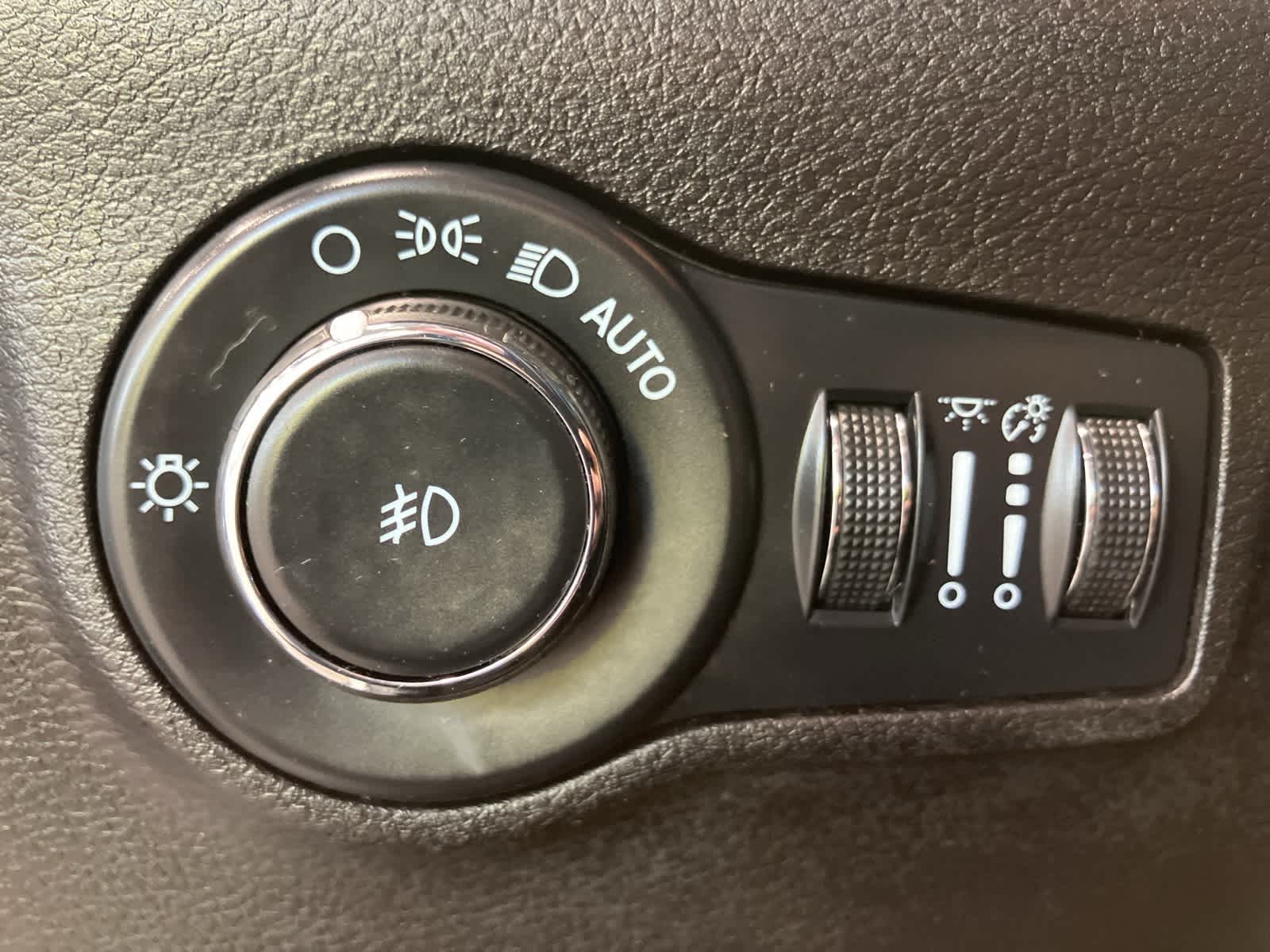 Thumbnail: 2023 Jeep Compass - 13