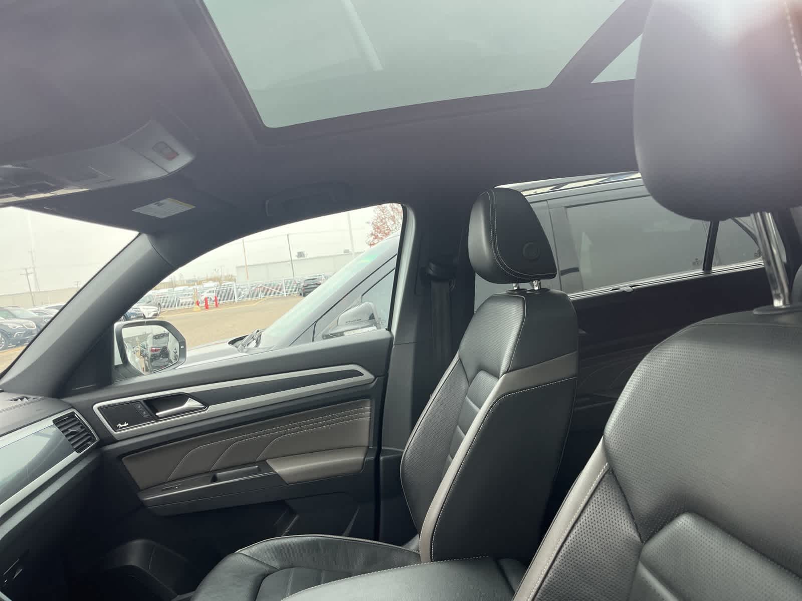 Thumbnail: 2023 Volkswagen Atlas - 28