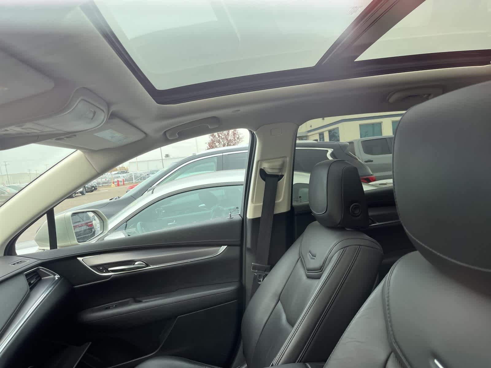 Thumbnail: 2017 Cadillac XT5 - 27