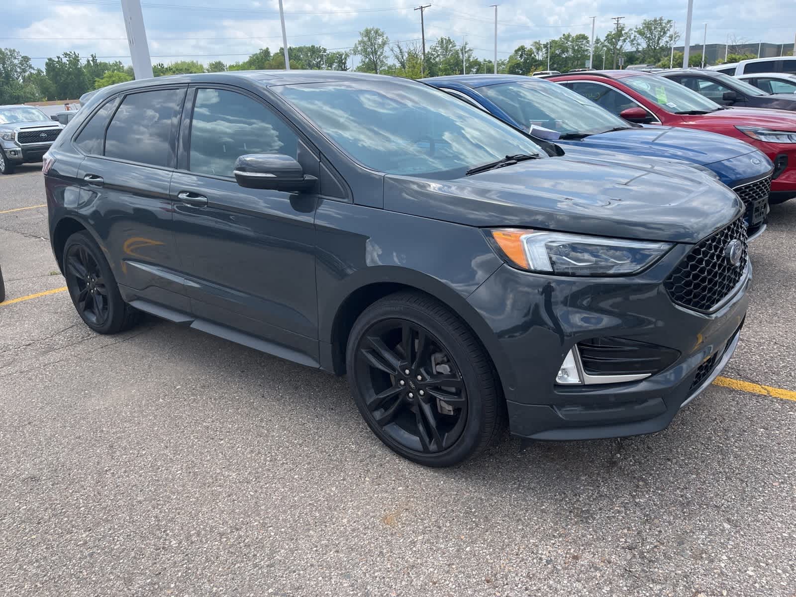 2021 Ford Edge ST 16