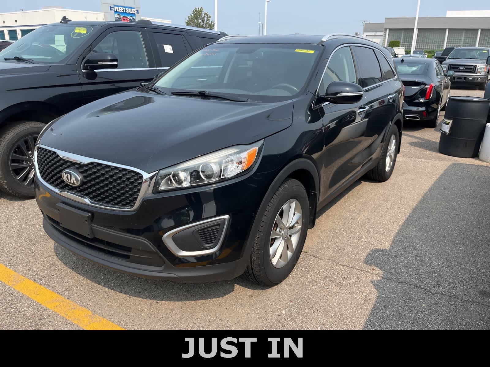 Thumbnail: 2016 Kia Sorento - 1