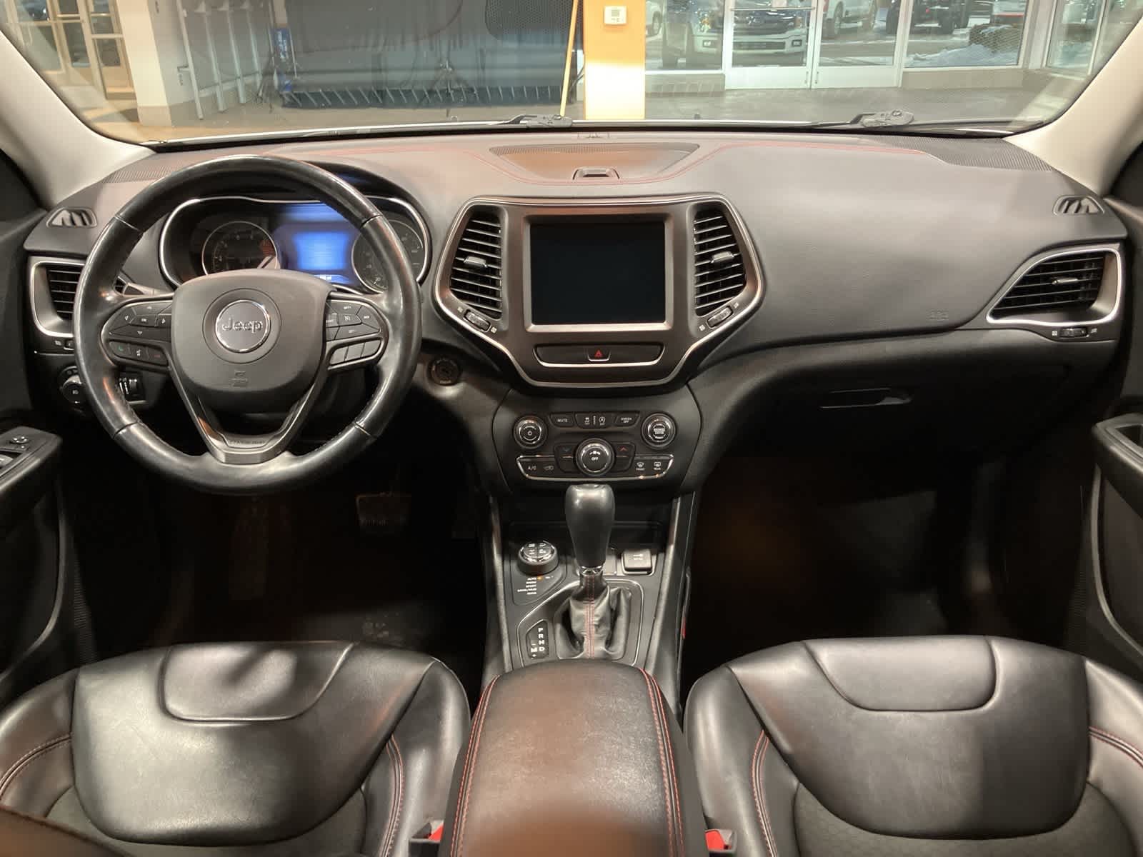 Thumbnail: 2020 Jeep Cherokee - 21