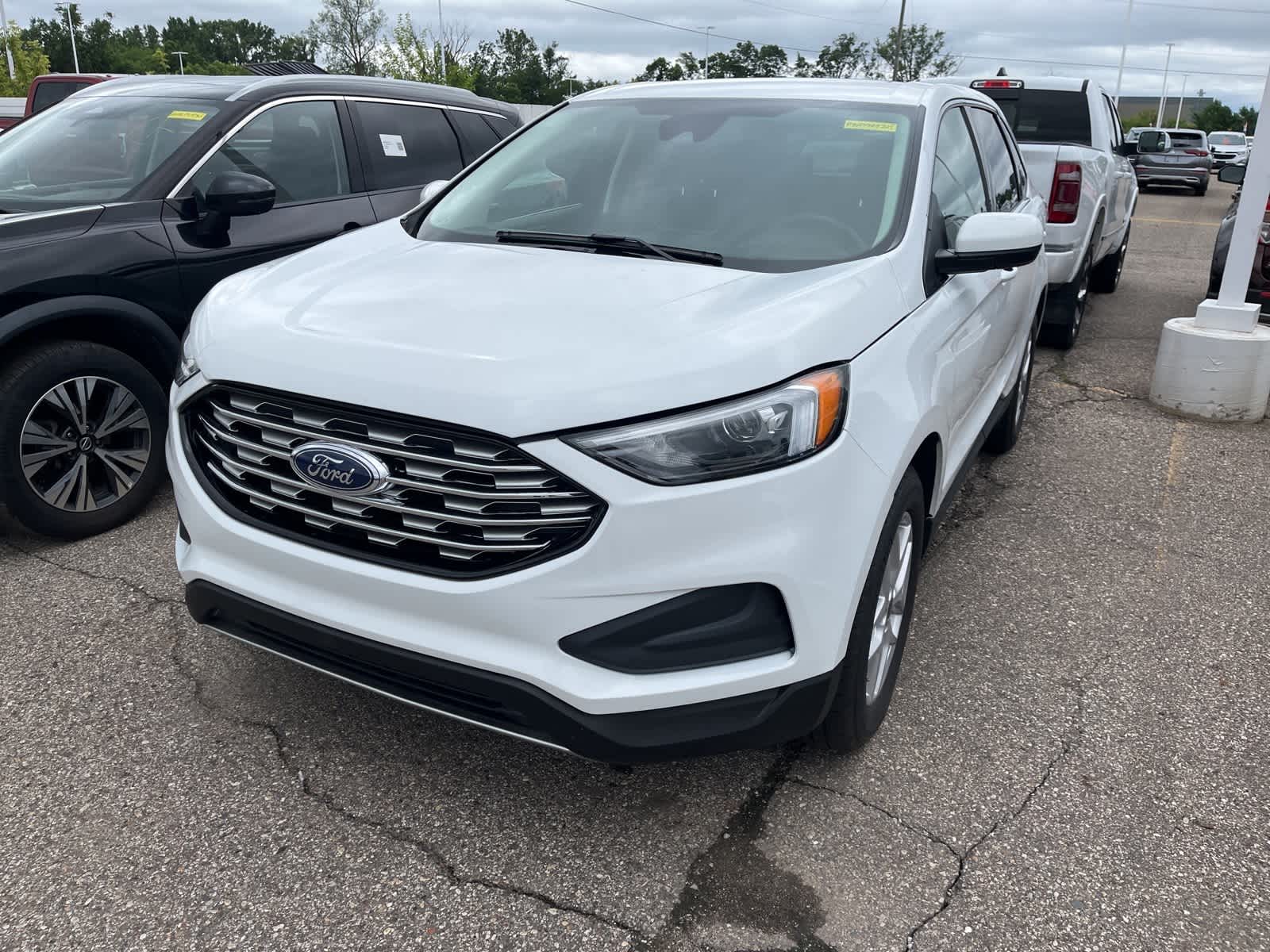 Thumbnail: 2024 Ford Edge - 3