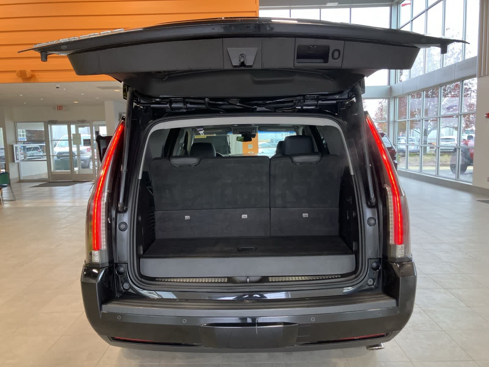 Thumbnail: 2017 Cadillac Escalade - 32