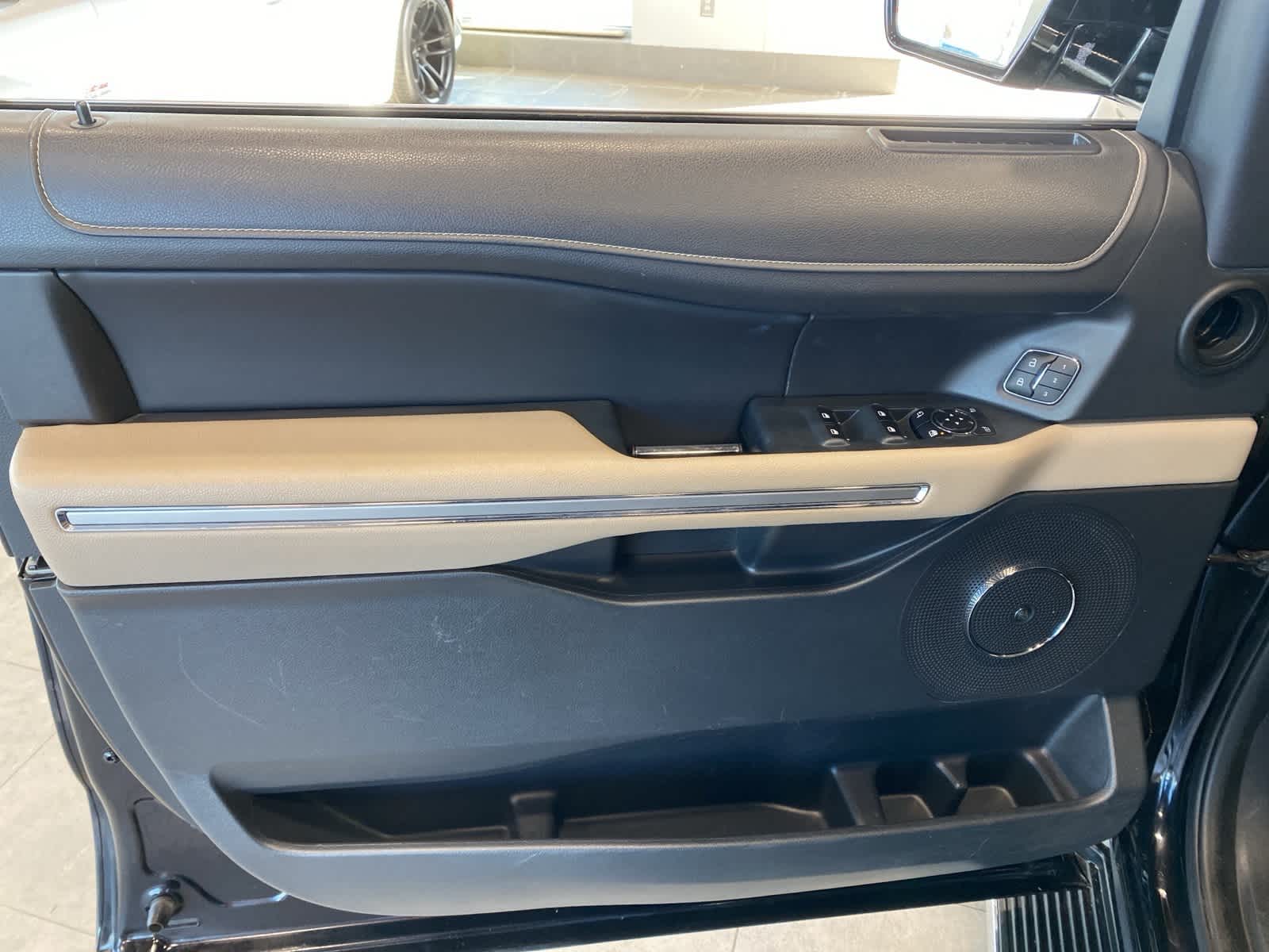 Thumbnail: 2023 Ford Expedition - 17