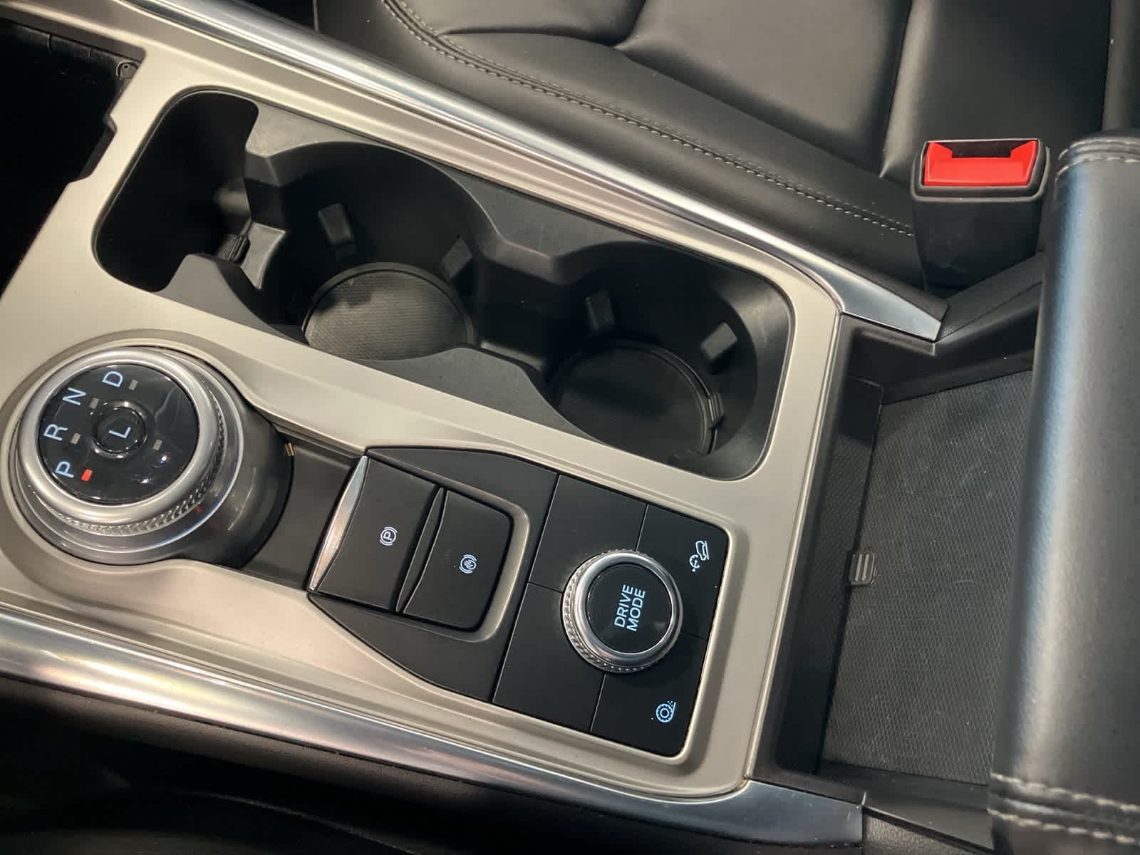 Thumbnail: 2022 Ford Explorer - 15