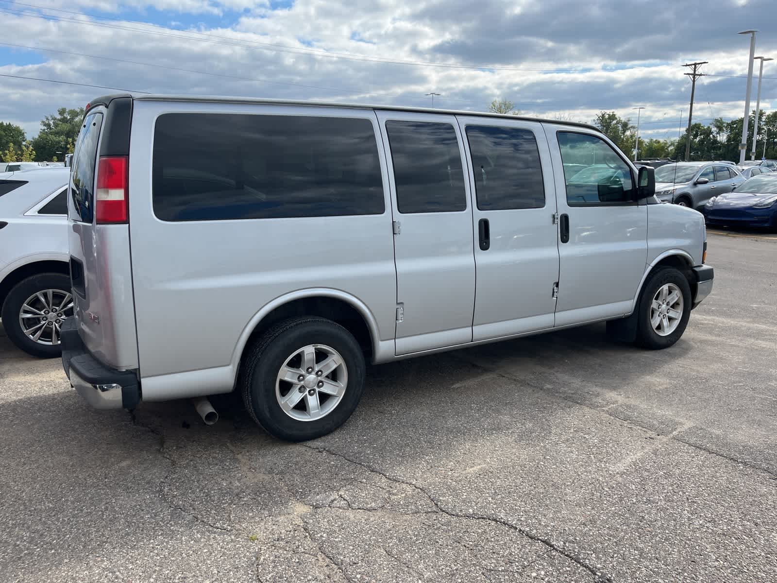 Thumbnail: 2014 GMC Savana - 13