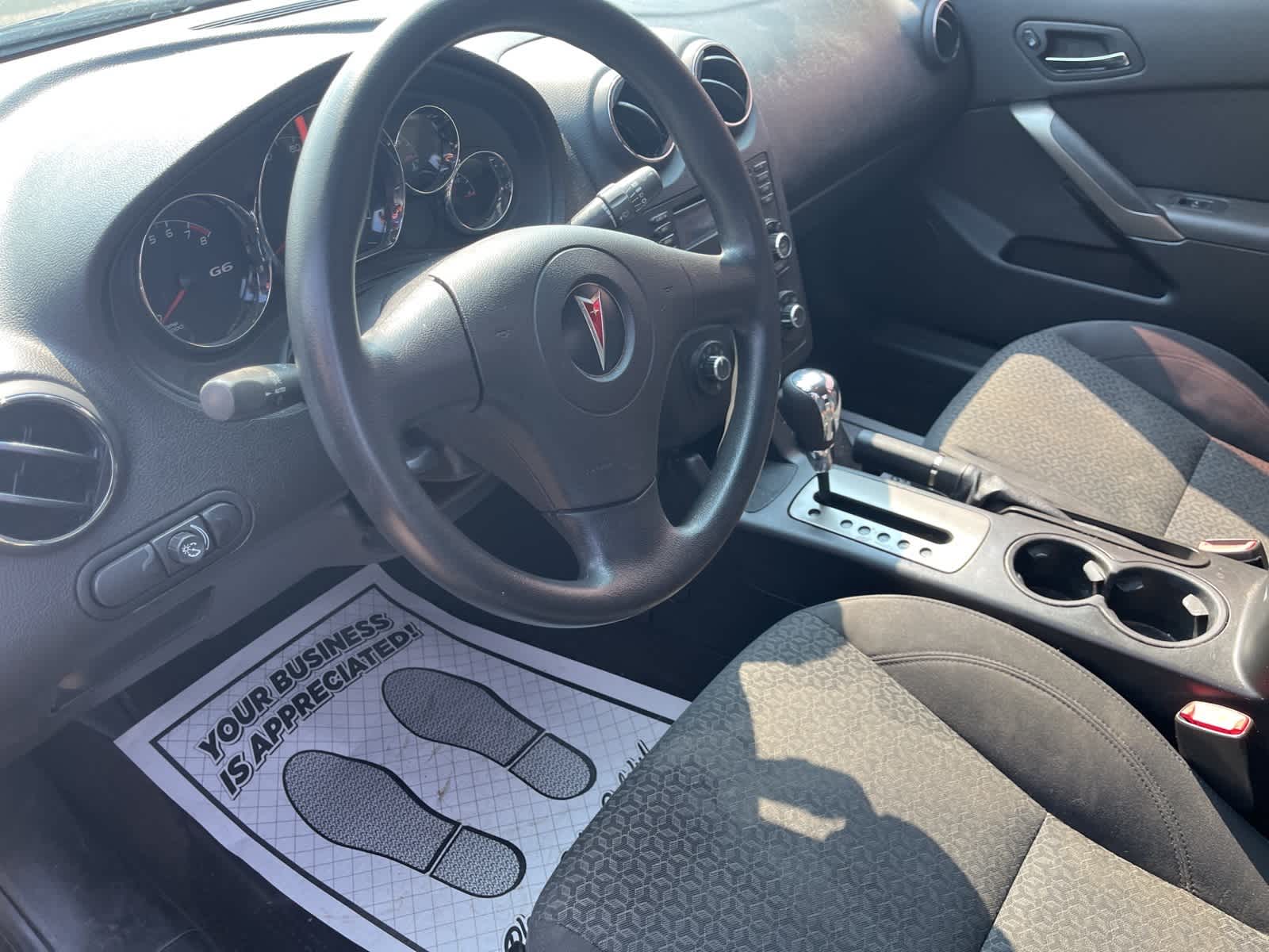 Thumbnail: 2009 Pontiac G6 - 24
