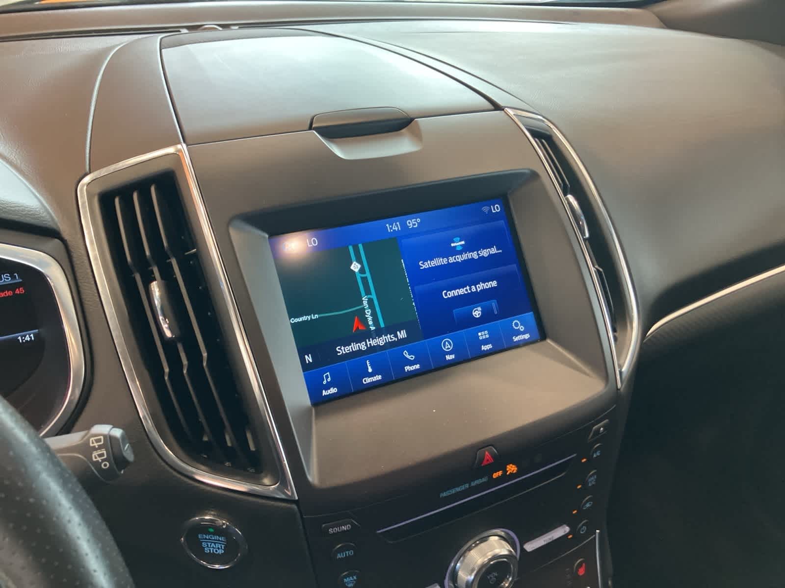 Thumbnail: 2019 Ford Edge - 19