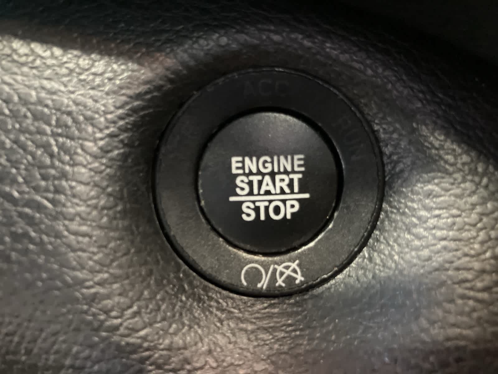 Thumbnail: 2020 Jeep Cherokee - 20