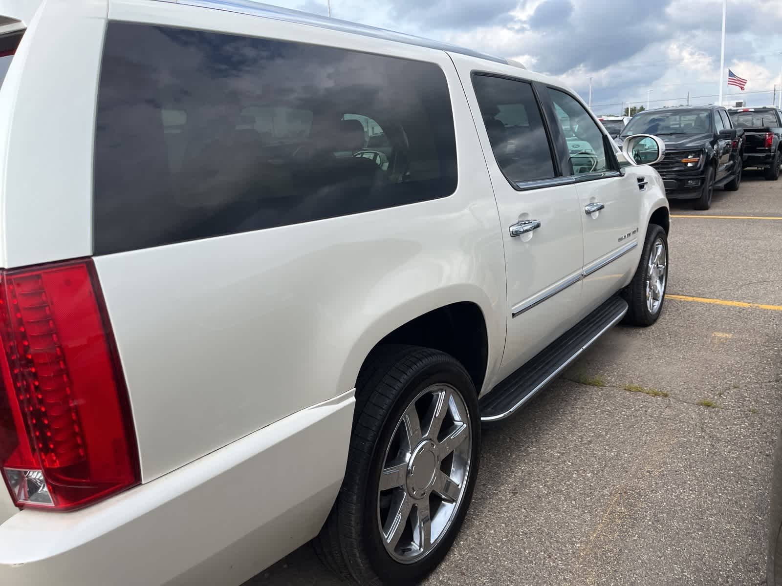 Thumbnail: 2008 Cadillac Escalade - 14