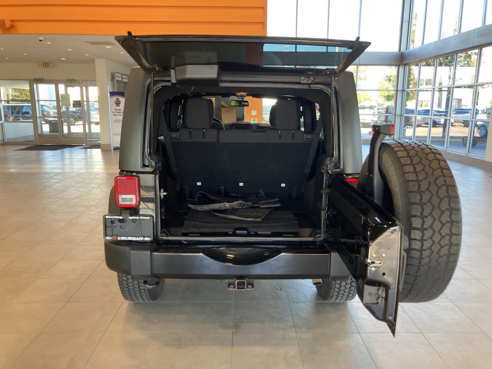 Thumbnail: 2017 Jeep Wrangler - 21