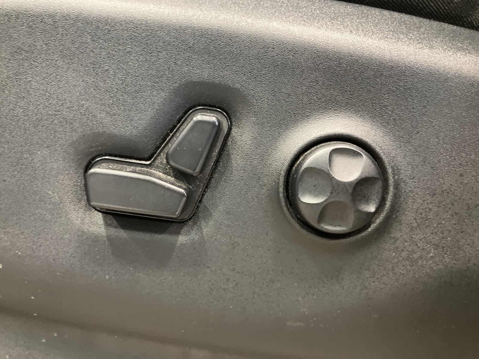 Thumbnail: 2018 Chrysler Pacifica - 11