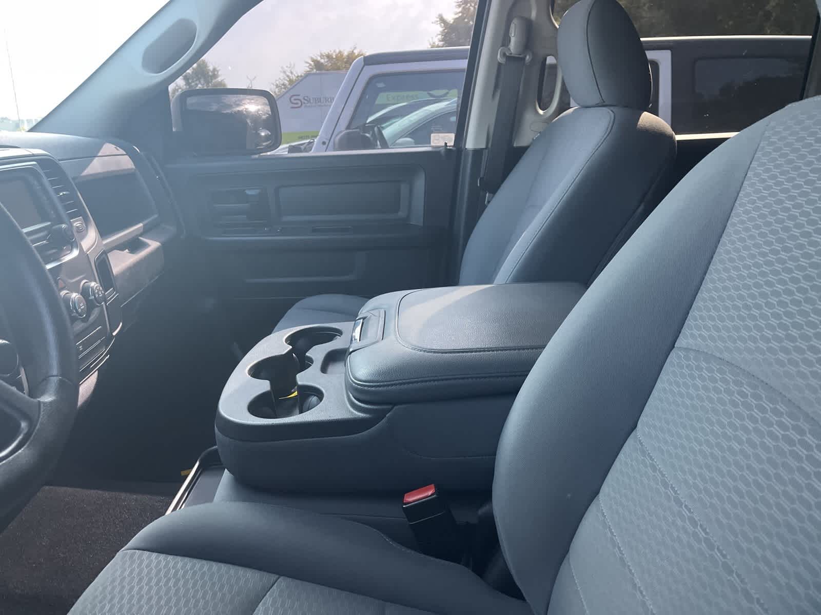 Thumbnail: 2019 RAM 1500 Classic - 23