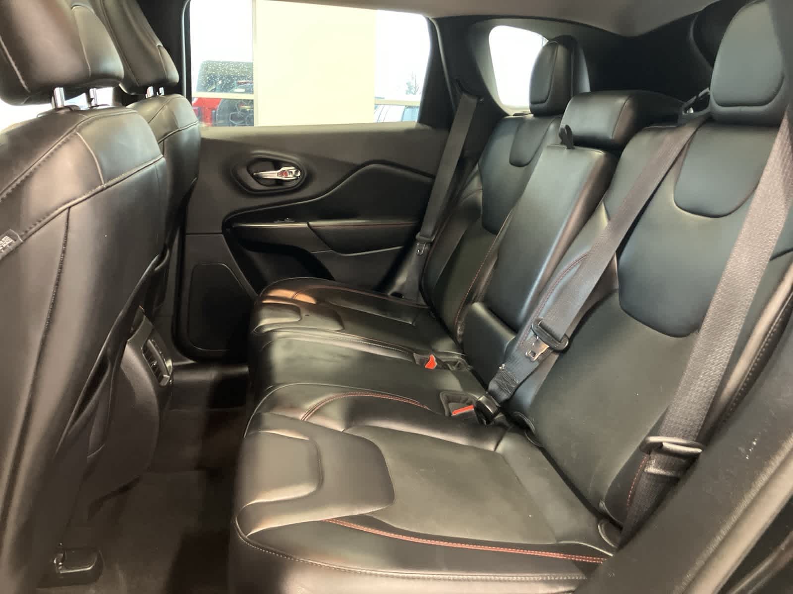 Thumbnail: 2021 Jeep Cherokee - 27