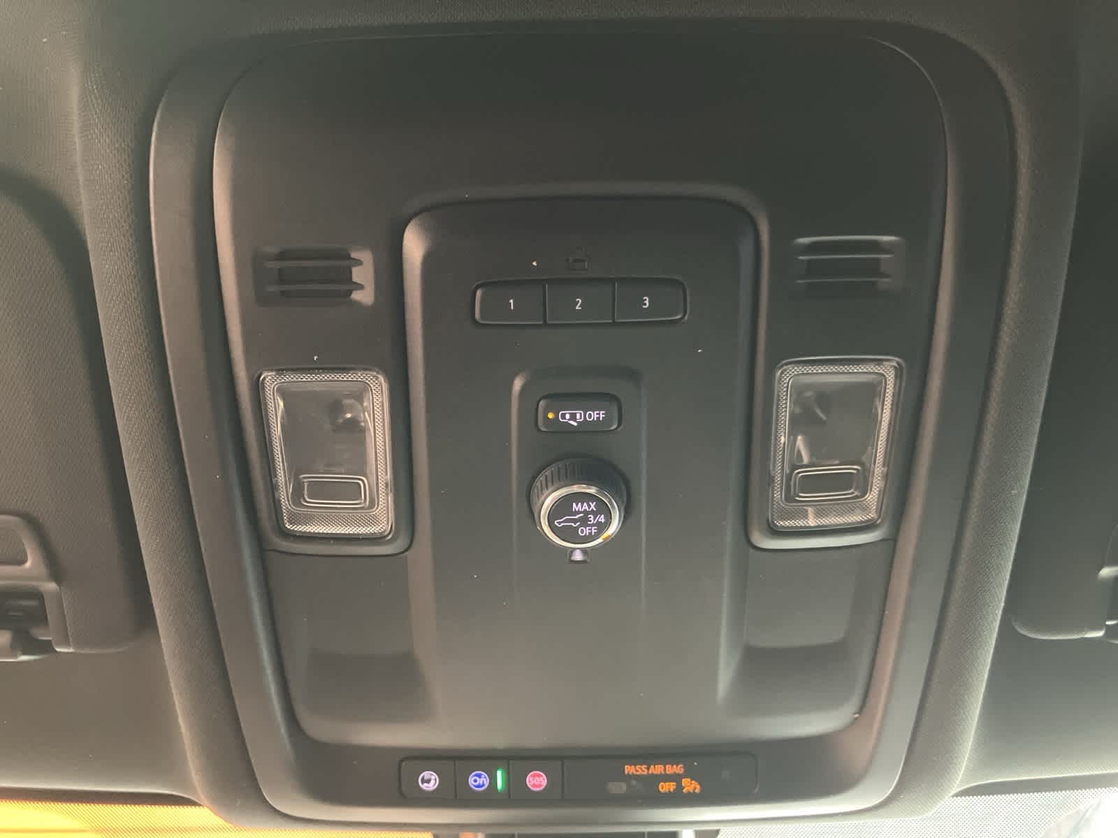 Thumbnail: 2021 GMC Yukon XL - 23