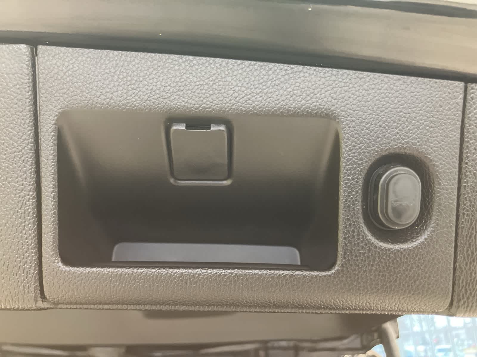 Thumbnail: 2019 Chevrolet Tahoe - 30