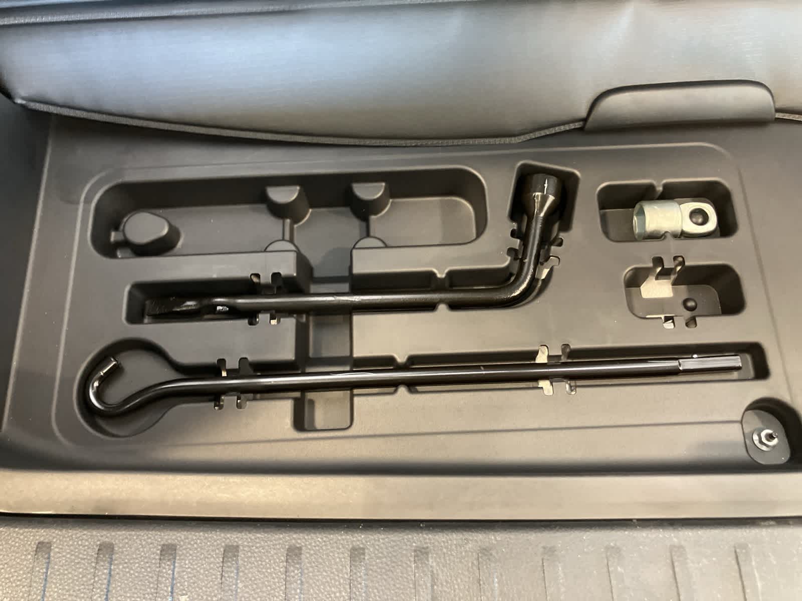 Thumbnail: 2023 Toyota Highlander - 37