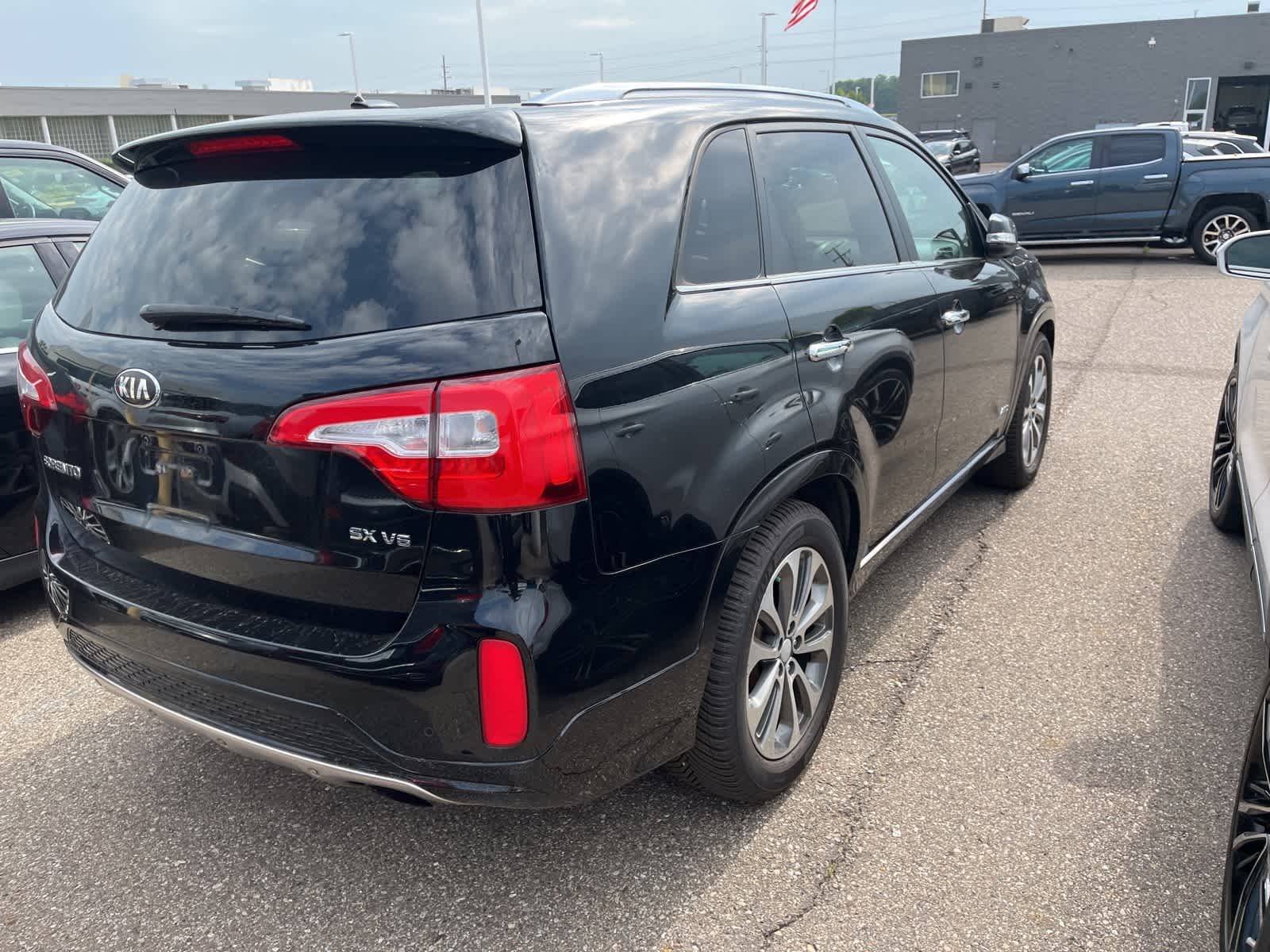 Thumbnail: 2015 Kia Sorento - 14