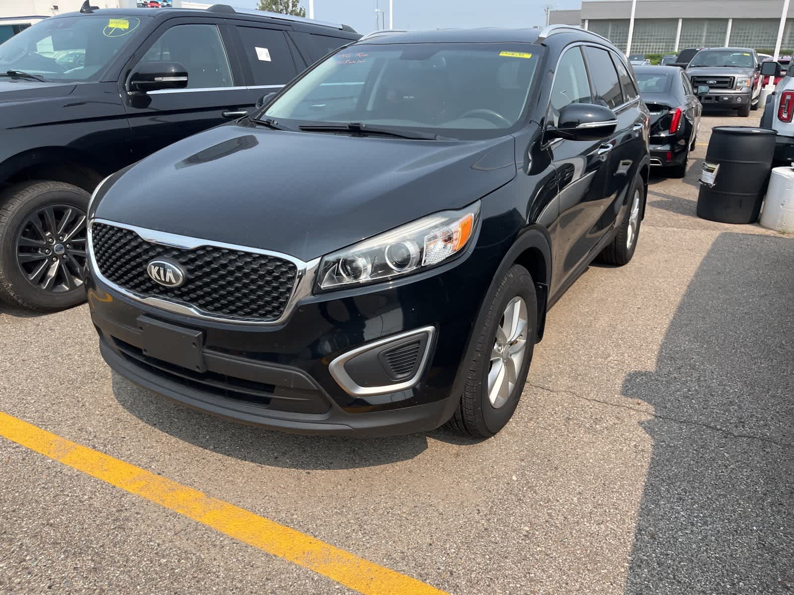 Thumbnail: 2016 Kia Sorento - 2
