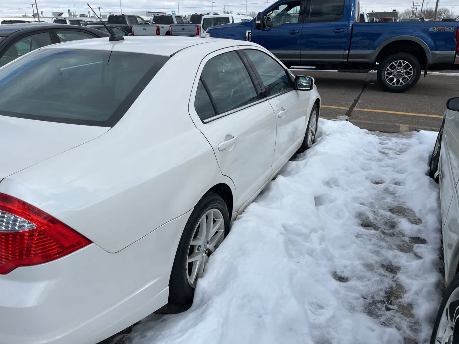 Thumbnail: 2011 Ford Fusion - 16