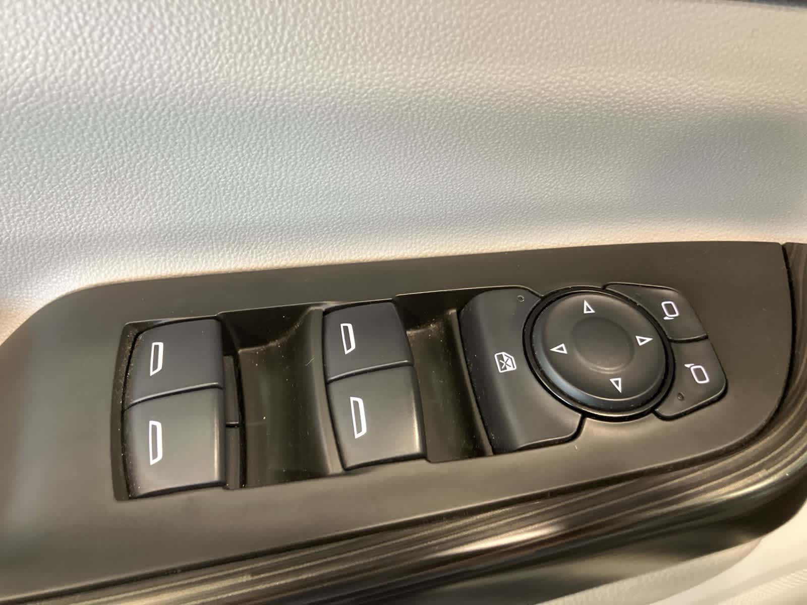 Thumbnail: 2017 GMC Acadia - 16