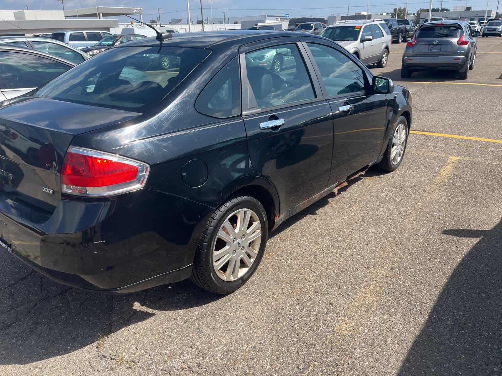 Thumbnail: 2011 Ford Focus - 14
