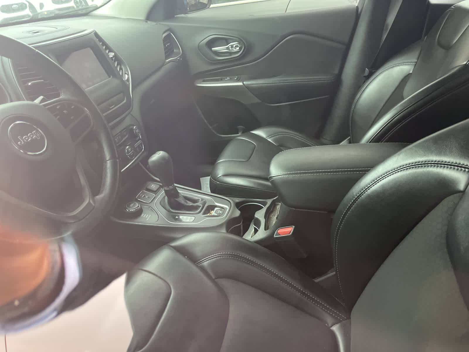 Thumbnail: 2019 Jeep Cherokee - 26