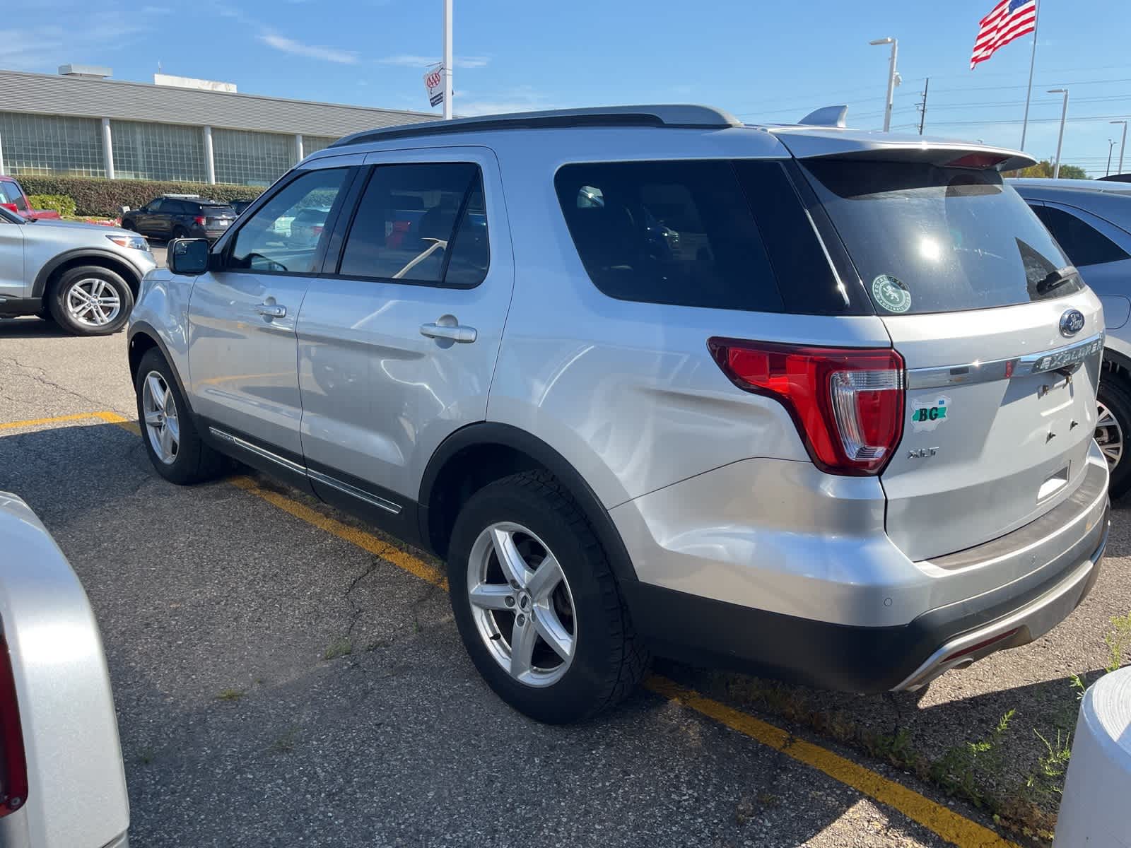 Thumbnail: 2017 Ford Explorer - 9