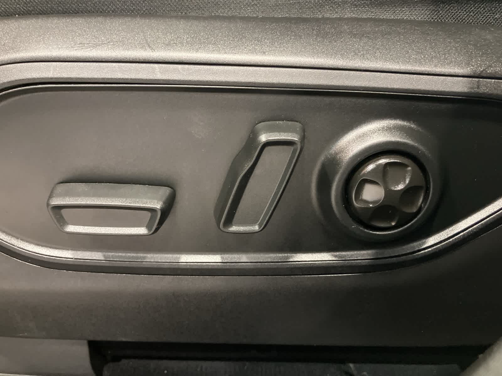 Thumbnail: 2023 Jeep Grand Cherokee - 11