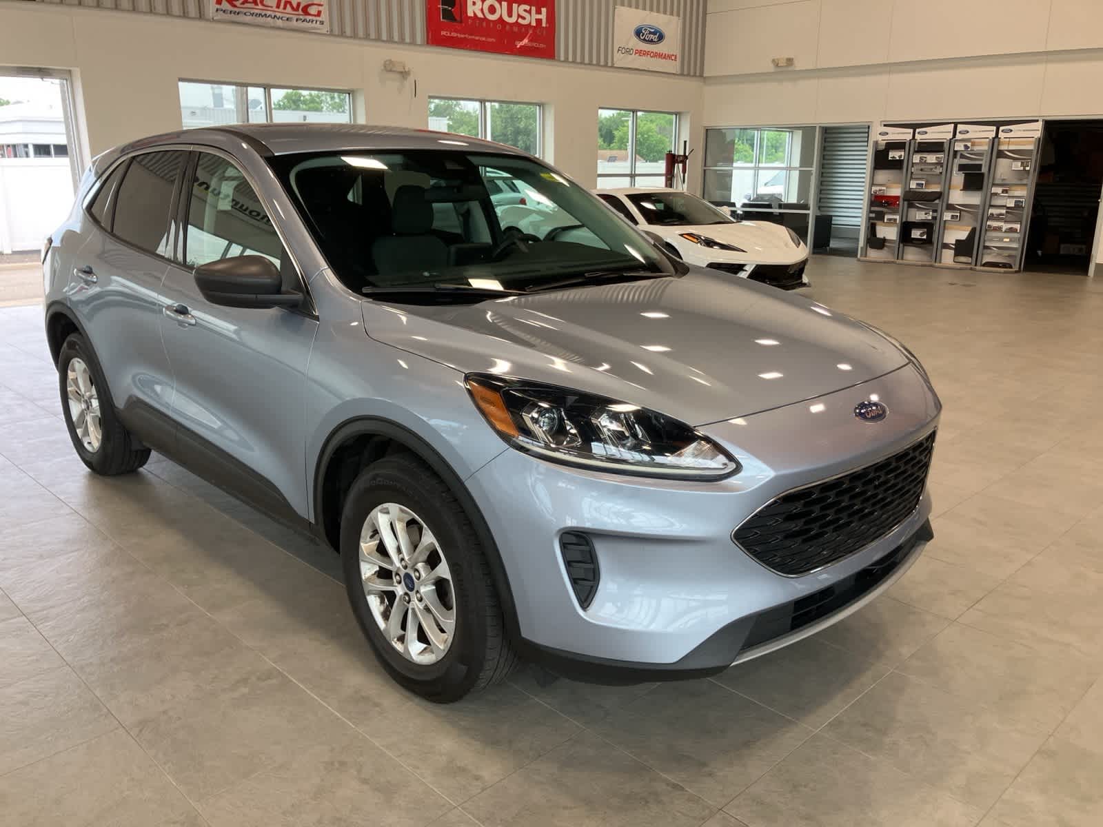 Thumbnail: 2022 Ford Escape - 3