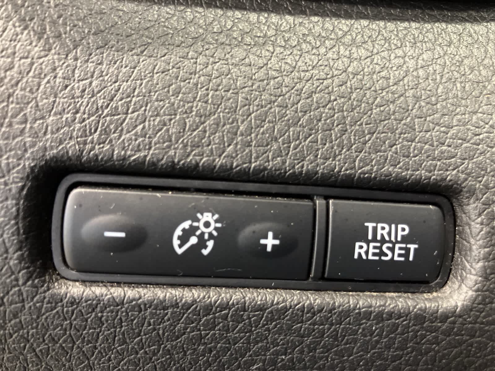 Thumbnail: 2017 Nissan Rogue - 14