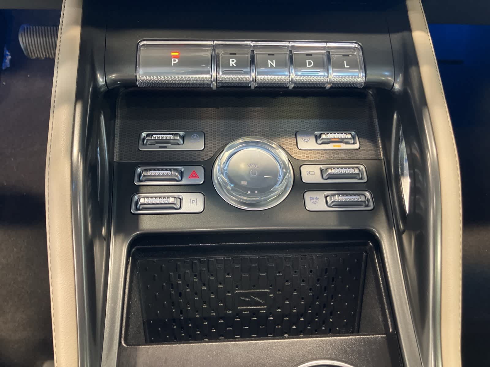 Thumbnail: 2024 Lincoln Nautilus - 22