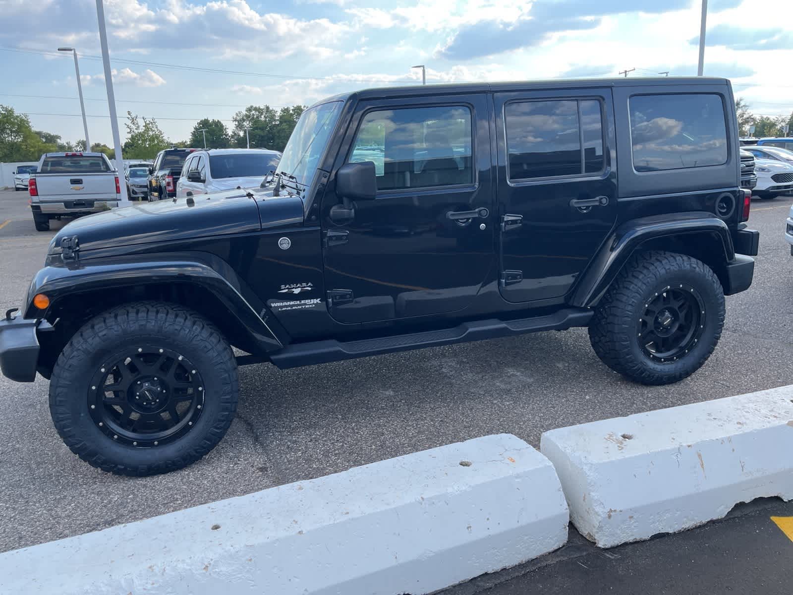 Thumbnail: 2019 Jeep Wrangler - 4