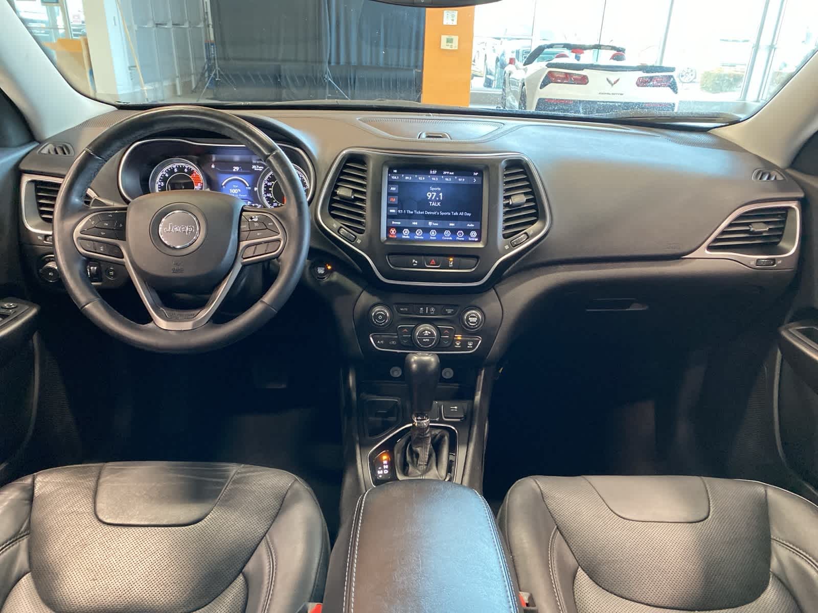 Thumbnail: 2021 Jeep Cherokee - 14