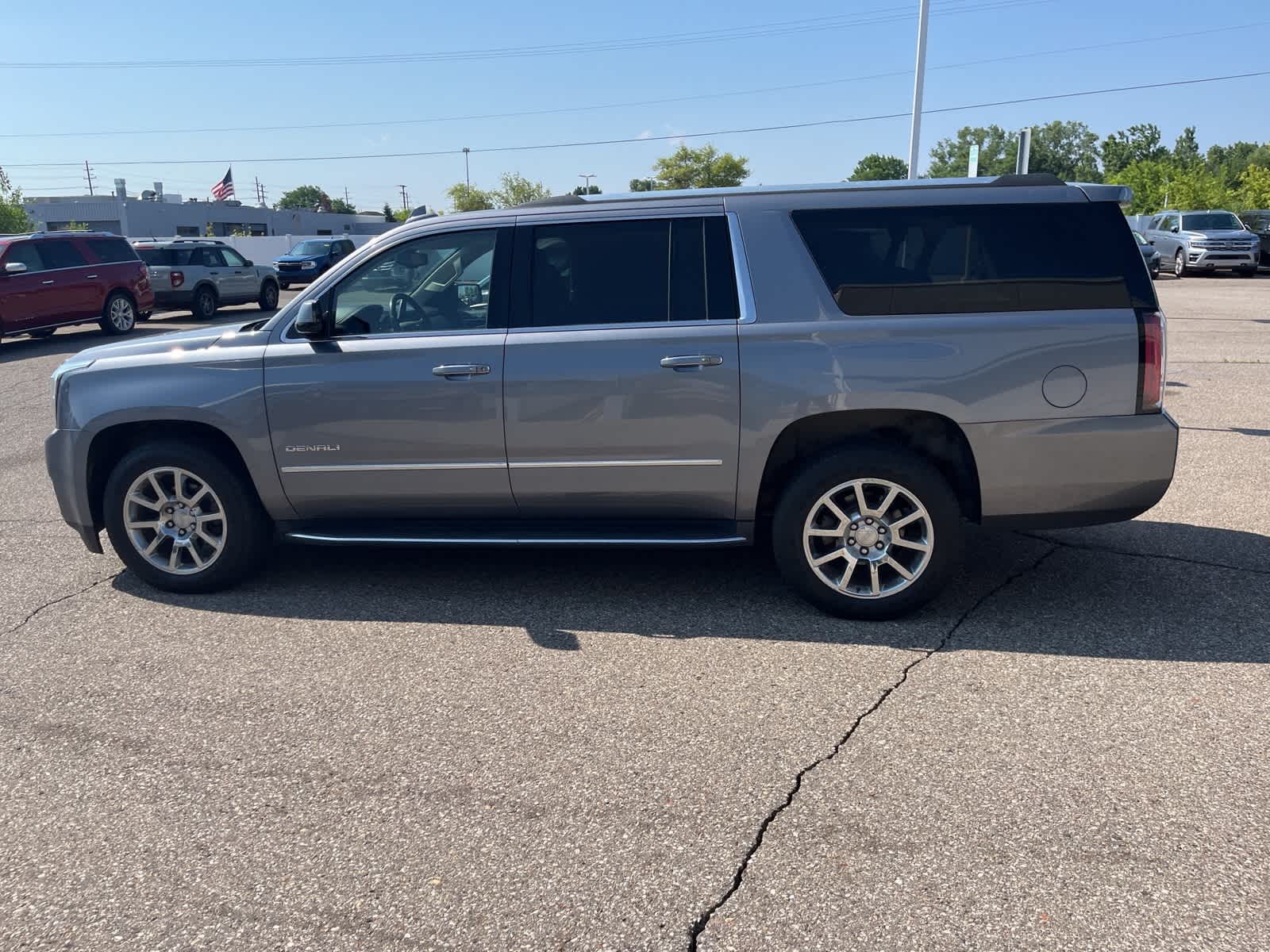Thumbnail: 2018 GMC Yukon XL - 6