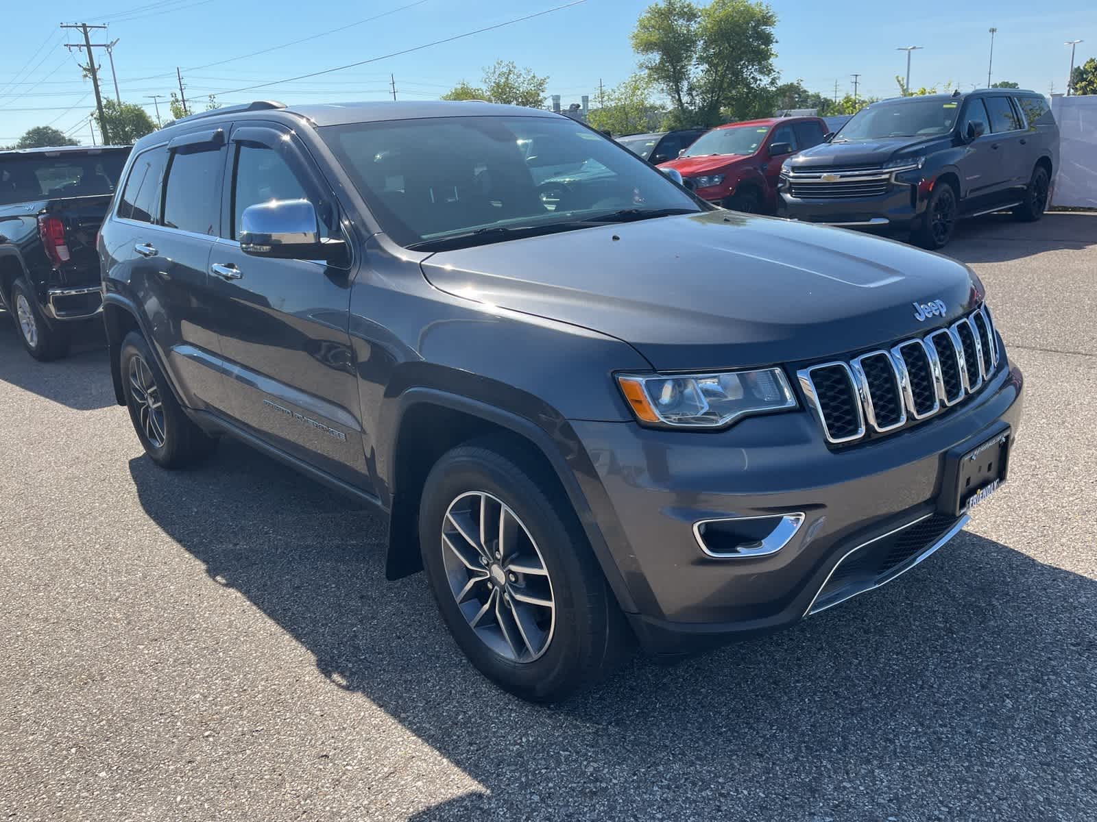Thumbnail: 2017 Jeep Grand Cherokee - 16