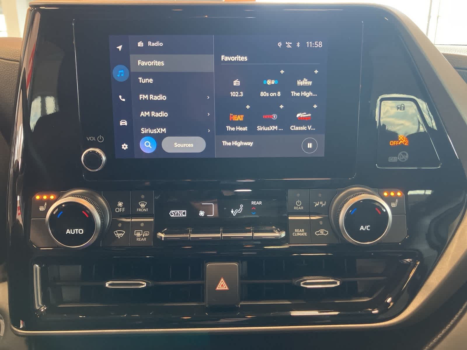 Thumbnail: 2023 Toyota Highlander - 23