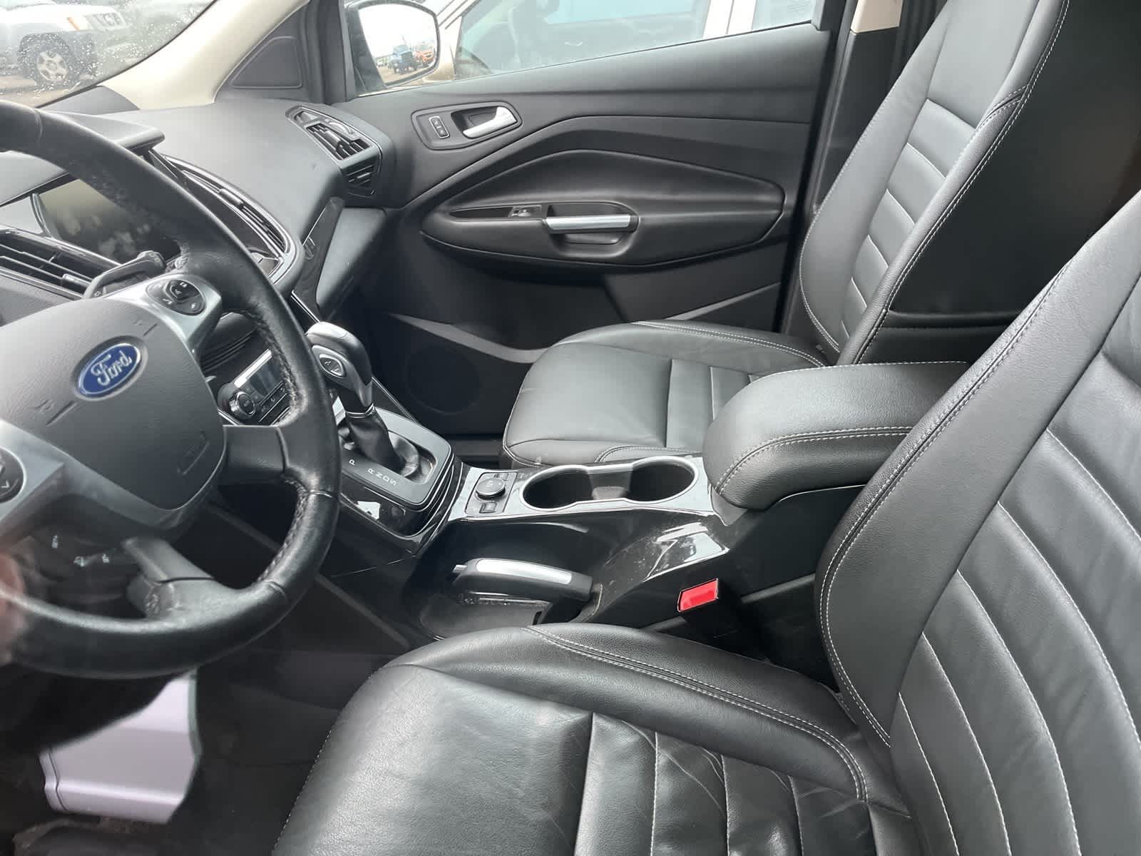 Thumbnail: 2015 Ford Escape - 26