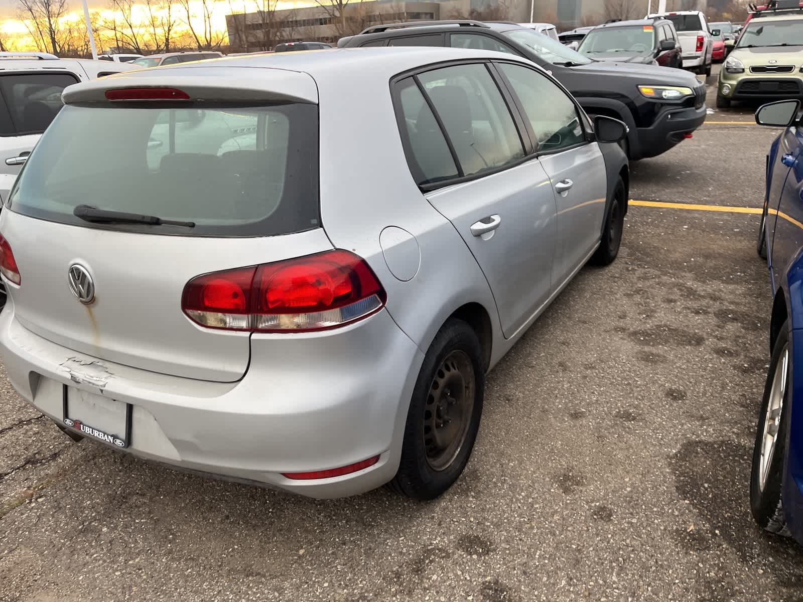 Thumbnail: 2010 Volkswagen Golf - 14