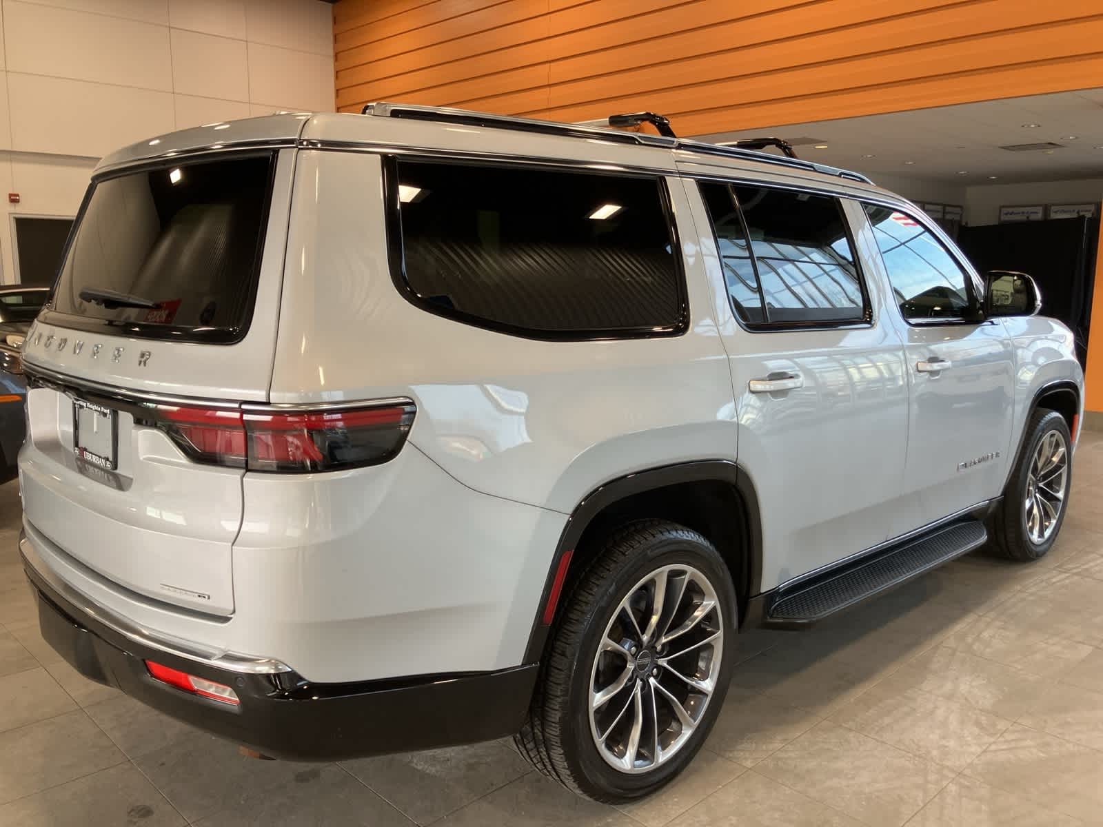 Thumbnail: 2022 Jeep Wagoneer - 5